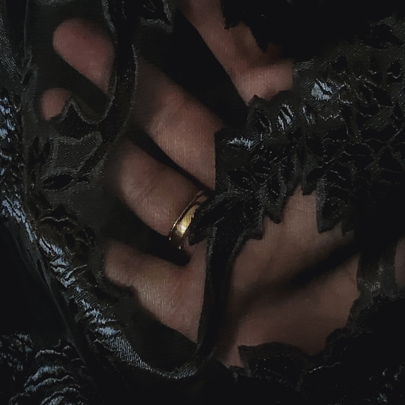 Vintage Black Victoria's Secret Gold Label Embroidered Satin Top Medium - Picture 9 of 9